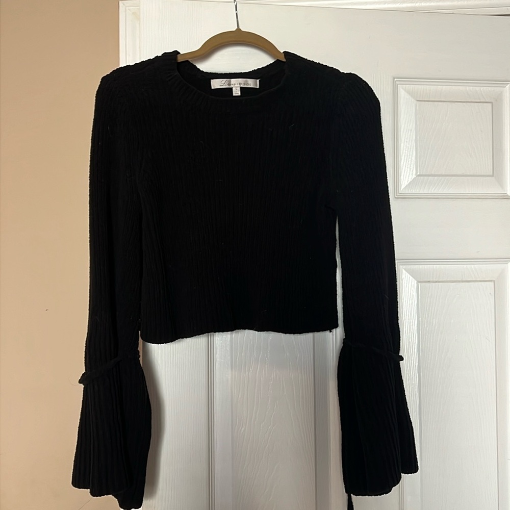 LOVERS AND FRIENDS CROPPED FLARE SLEEVE SWEATER
